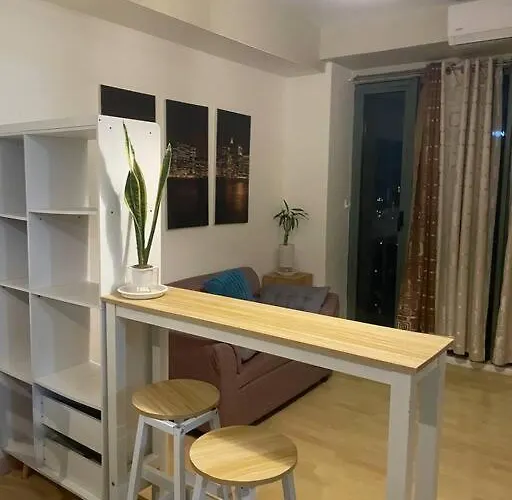 Soho 1 Bedroom With Balcony Near Mrt Edsa Shaw Pioneer Greenfields Sm Megamall Ortigas Manila